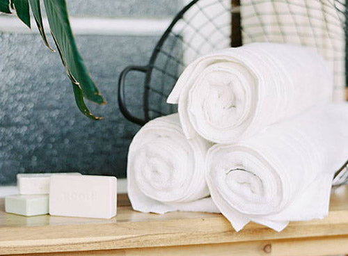 white bath towels