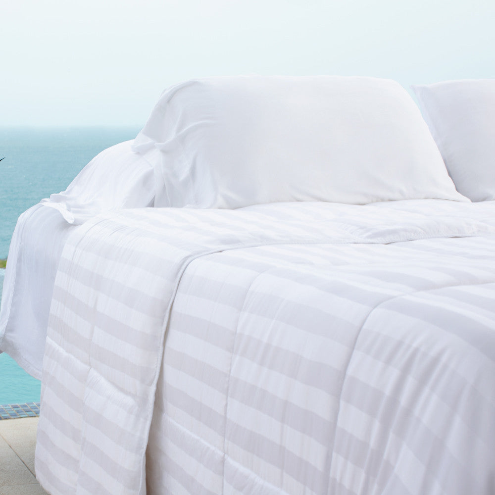 comfort made on a bed~Full/Queen