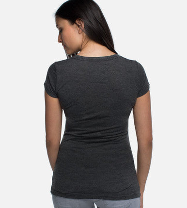 back view of girl wearing cariloha Charcoal scoop tee