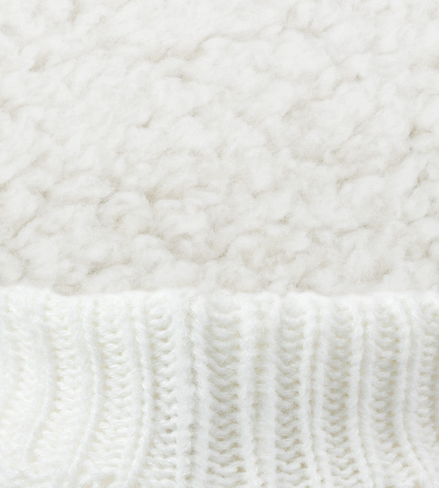 close-up on softy sock cuff~Cream