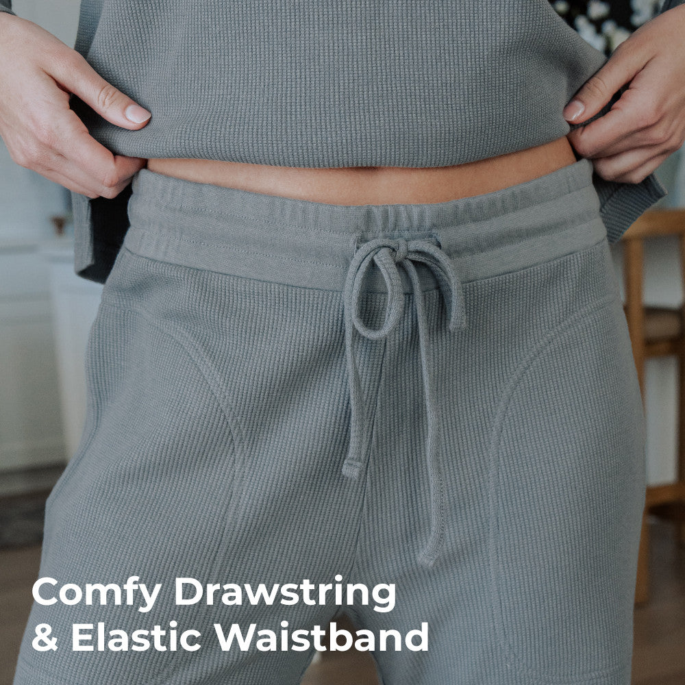 comfy drawstring & elastic waistband