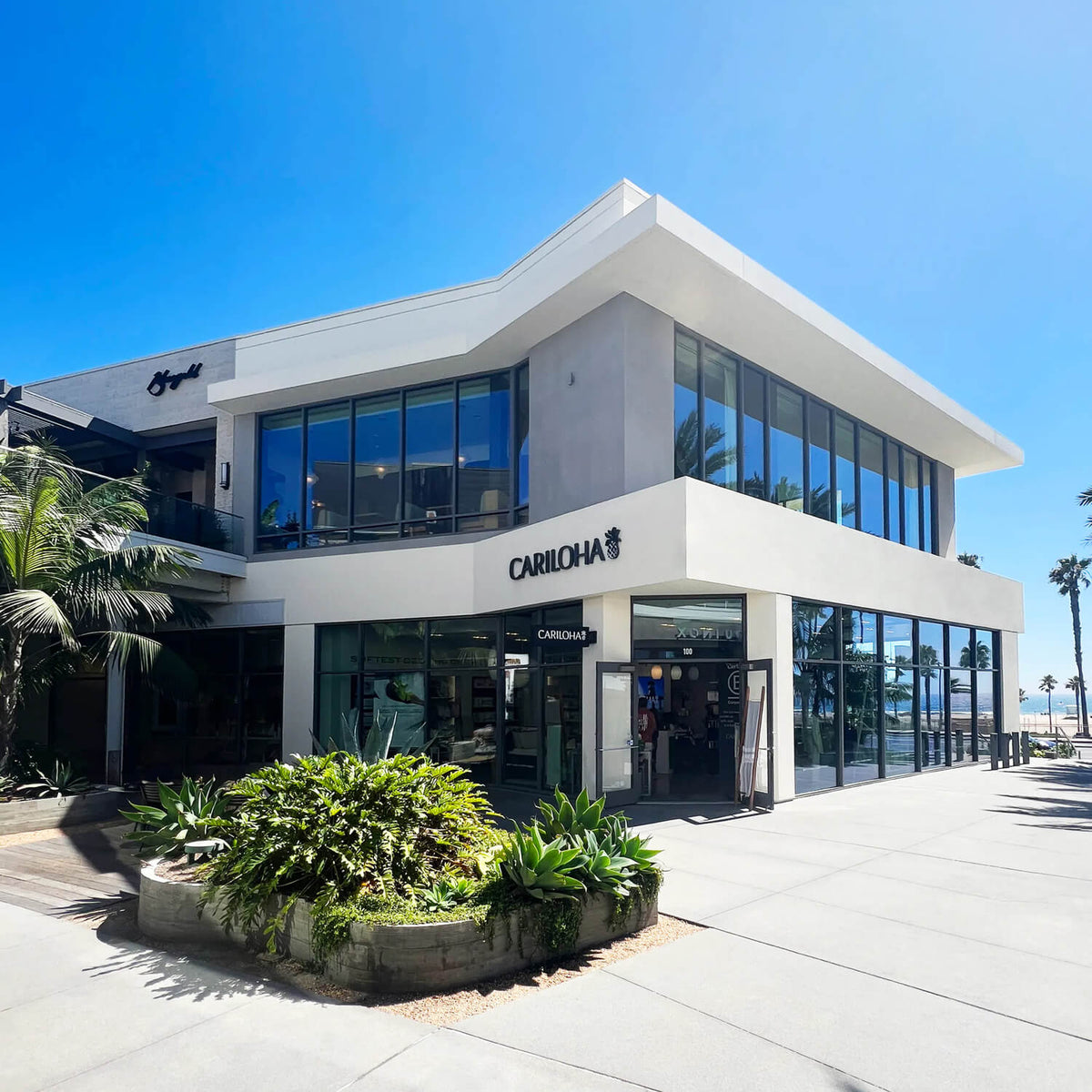 cariloha huntington beach storefront